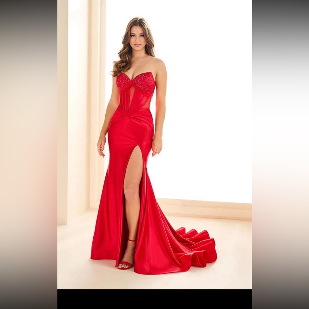Ellie Wilde Prom dress size 0 NWT